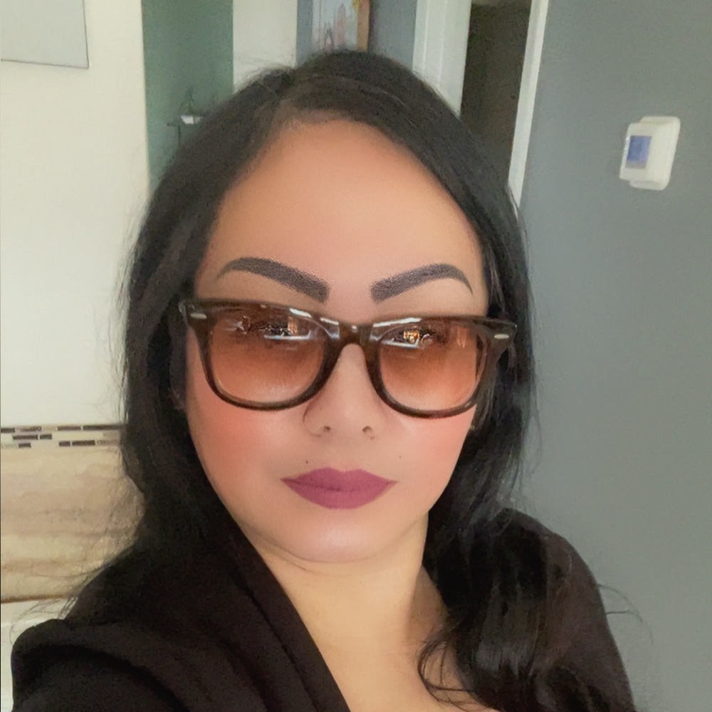 Meet your Posher, Joua